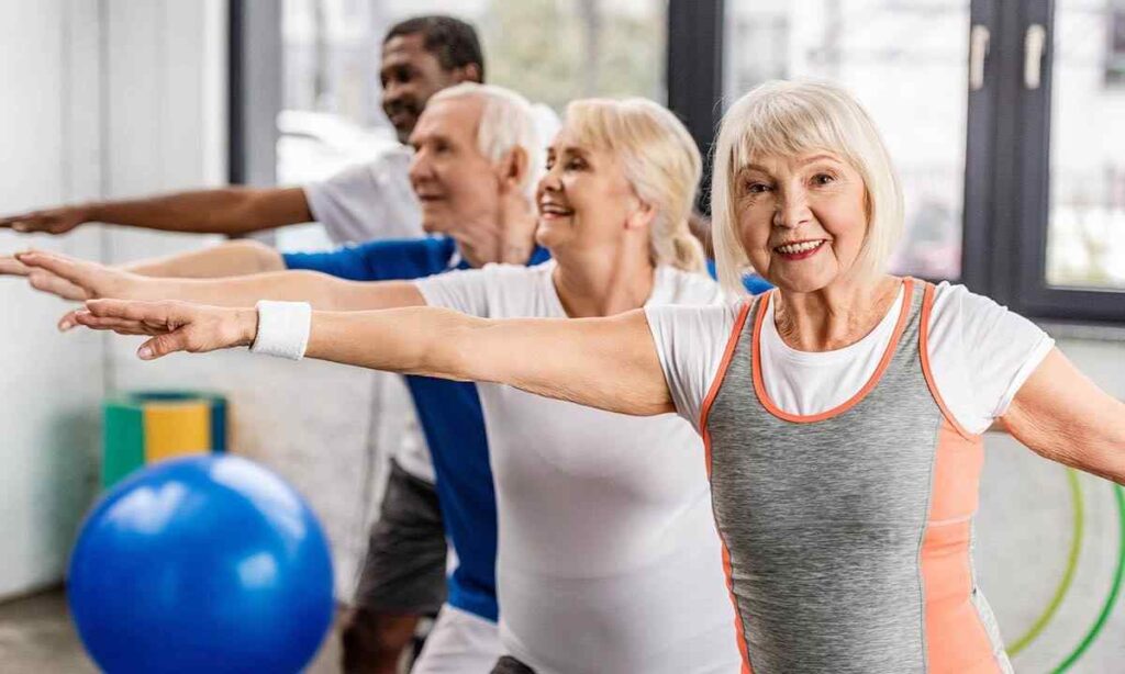 Giữ cơ thể khỏe mạnh với các bài tập nhẹ nhàng sau tuổi 50